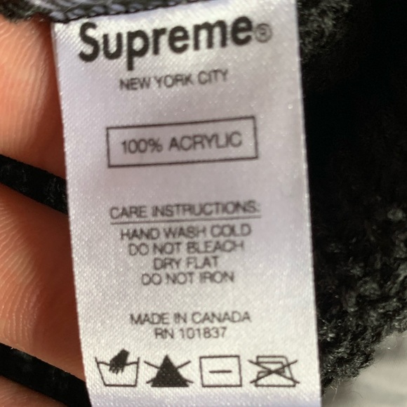 Supreme Beanie - Picture 2 of 3